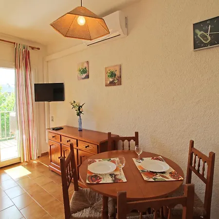 Apartment Basic Comfort Poblat Tipic 0168 Empuriabrava
