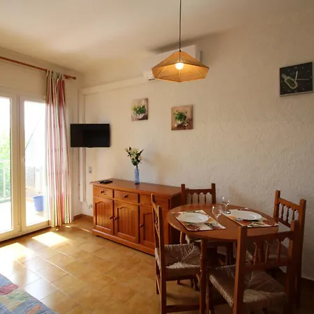 Basic Comfort Poblat Tipic 0168 * Empuriabrava