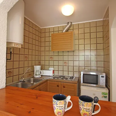 Basic Comfort Poblat Tipic 0168 Empuriabrava